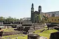 Ruines aztèques et église Santiago.