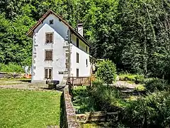 Ancien moulin sur la Doue