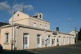 Bâtiment voyageurs vu côté cour.