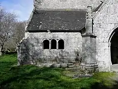 Ossuaire intégré de la chapelle de Perguet.