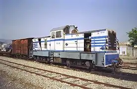 La BB no 404 à Ajaccio en 2004, dernière année pour les trains de marchandises.