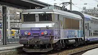 La BB 15064 en livrée « En voyage… » en gare d'Amiens.