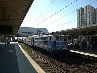 BB 17000 + VB 2N pour Paris-Saint-Lazare.