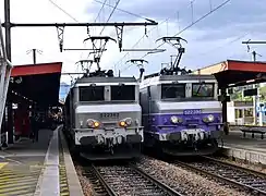 Rames Corail avec locomotives BB 22200.