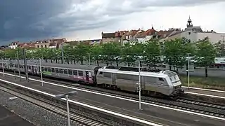 Un train Intercités entre en gare de Vichy