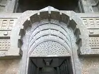 Sculpture de la porte du chaitya