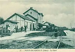 Un grand convoi en gare de Pont-de-Chéruy - Tignieu-Jameyzieu