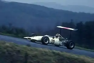 Siffert en course sur une Lola-BMW de Formule 2 en 1969.