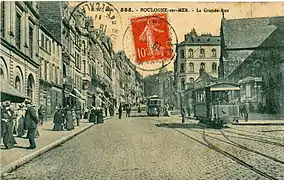 Le tramway dans la Grand Rue (centre-ville).