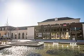 La gare SNCF, après rénovation du parvis, en 2021 - Photo : Benjamin Steimes - Châteauroux Métropole