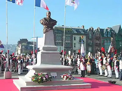 Inauguration en 2007 du buste en bronze du Monument à Pierre Lefort, réalisé par Éric Luttenauer d'après celui de Théobald-Joseph Sporer (1900).