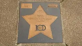 Plaque commémorative de la finale sur le Walk of Fame du Borussia Dortmund.