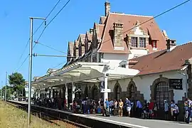 Le bâtiment côté voies.