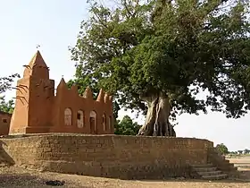 La mosquée et son karité