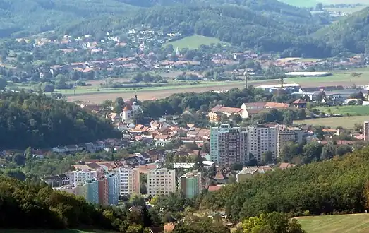 Vue de Kuřim depuis le belvédère de Babí lom.