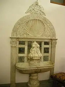 Lavabo Renaissance par Francesco di Simone Ferrucci et Gregorio di Lorenzo (it).