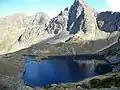 Lac supérieur de Vénasque vu depuis le col de la Montagnette