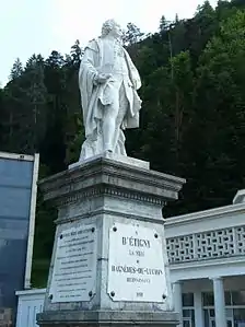 Monument à Antoine Mégret d'Étigny (1889), place des thermes à Luchon.