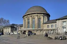 Gare de Cologne Messe/Deutz, un accès au parc des expositions.