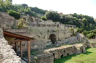 Secteur central des terrasses, thermes de Sosandra.