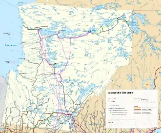 Carte présentant la région de la Baie-James au Québec, ses routes, ses installations hydroélectriques et ses lignes de transport d'électricité.