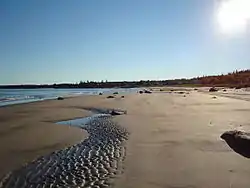 Plage dans la baie des Îles de Mai.