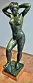 Baigneuse debout se_coiffant, 1930, bronze.