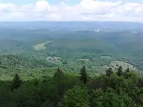 Vue vers le sud depuis le sommet.