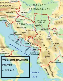 Carte montrant un royaume croate entouré d'un vaste Empire bulgare, d'un duché de Bavière et d"une principauté de Hongrie.