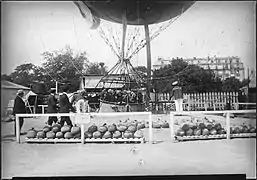 Embarquement porte Maillot vers 1900.