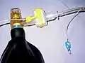 Ballon d'anesthésie avec filtre antibacterien monté sur une sonde d'intubation.