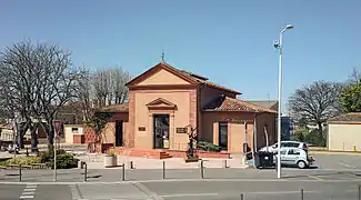 L'ancienne mairie devenue la bibliothèque municipale.