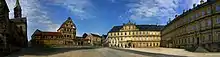 La place de la cathédrale avec la cathédrale, l'ancienne Résidence et la Nouvelle Résidence de Bamberg