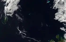 Image satellite du banc du Geyser avec Mayotte au sud-ouest et Madagascar à l'est.