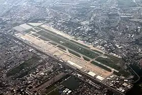 Vue aérienne de l'aéroport international Don Muang en 2012.