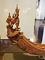 Narayana (Vishnou) chevauchant Garuda, détail de la proue de la maquette de la barge royale Narai Song Suban
