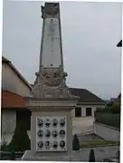 Le monument aux morts.