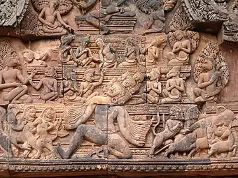 Fronton polylobé de la « bibliothèque » Sud : L'ébranlement du Kailâsa, la montagne sacrée de Shiva, par le démon Râvana.