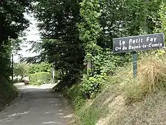 Entrée Le Petit Fay.