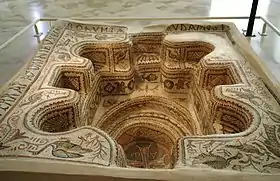 Baptistère de Bekalta avec son riche décor mosaïqué.