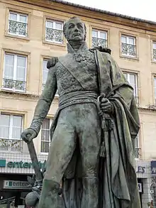 Statue (1850) par Jean Debay sur la place Reggio à Bar-le-Duc.