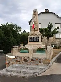 Le monument aux morts.