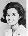 Barbara Parkins(Betty Anderson)