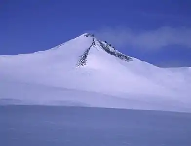 11. Le mont Barbeau est le point culminant de l'île Ellesmere, Nunavut, et de l'arctique canadien.