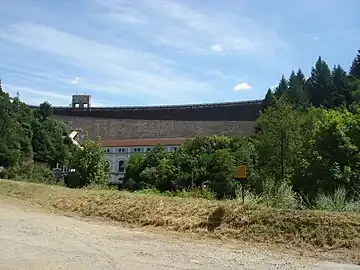 Le barrage d'Éguzon en 2008.