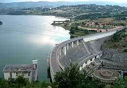 Barrage de Villerest en 2010.