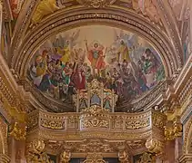 Balcon, orgue et fresques à la basilique. Aout 2021.