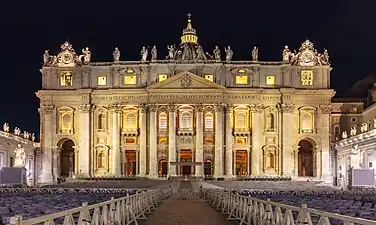 La basilique, de nuit, du square Saint-Pierre. Septembre 2022.