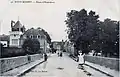 Le Bas Pont-Scorff en Cléguer : la route d'Hennebont (actuelle D 26) vue depuis le "Pont Neuf" (carte postale, 1908).