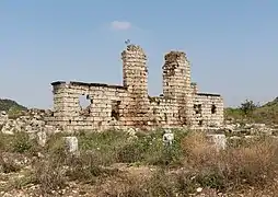 Ruines d'une des deux basiliques